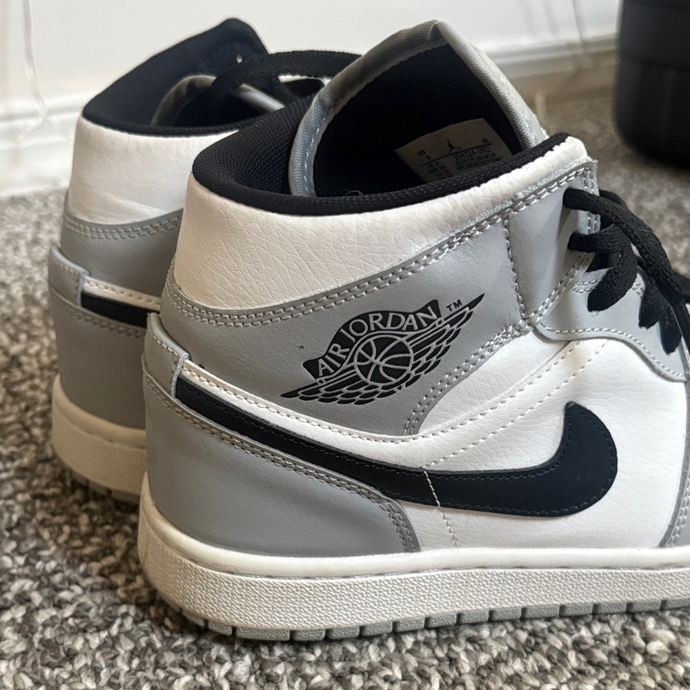 Air Jordan 1 Mid Light Smoke Grey - Picture 2 of 6